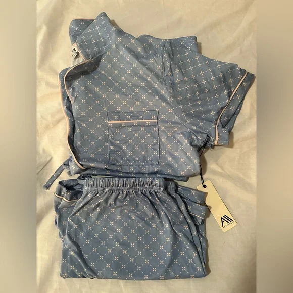 AEROSOLES Blue and White Pajama Set - Picture 1 of 4